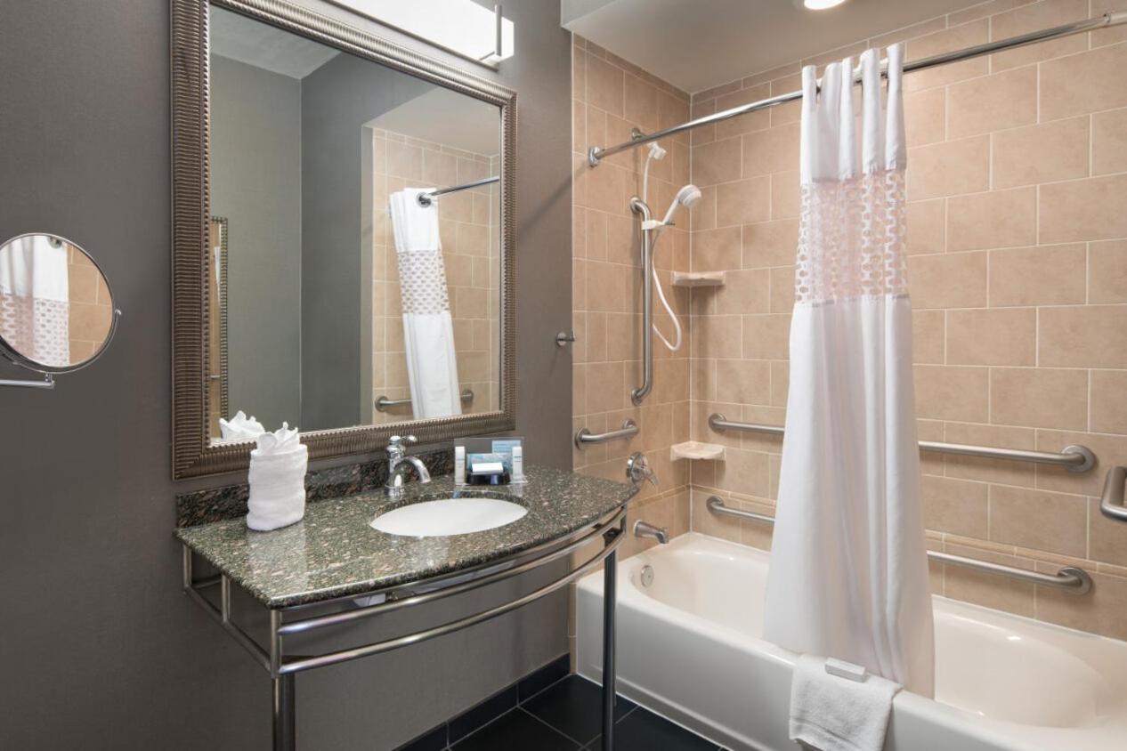 Hampton Inn And Suites אוגדן מראה חיצוני תמונה